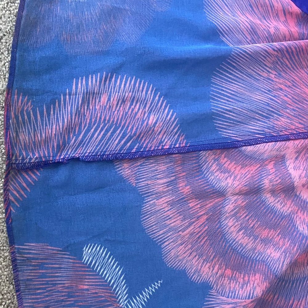 Beautiful wrap dress
Hutch - Picture 5 of 5